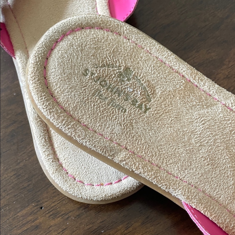 St. John's Bay Pink Floral Sandals - Picture 5 of 7